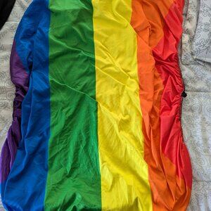 Stretchy rainbow cover